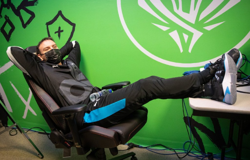 米兰体育官方网站-包含100T血洗MAD，ShowMaker关键制胜的词条