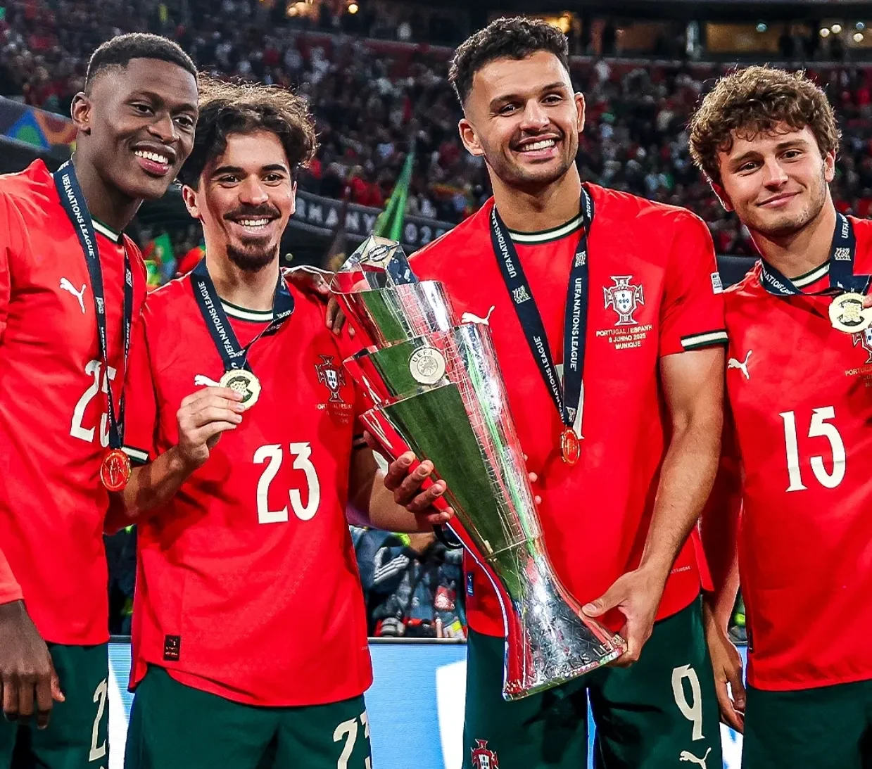 葡萄牙国家队对阵希腊国家队，四面楚歌的简单介绍