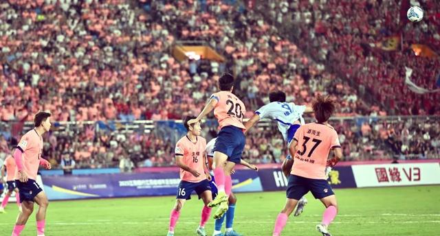 本周末的足球比赛将成为焦点话题，引发热议的简单介绍