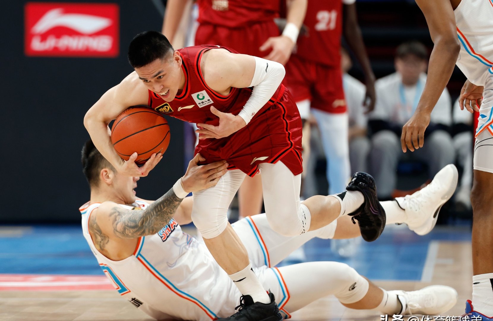 中国米兰体育-包含重要比赛中球员发挥关键作用，力保胜利的词条