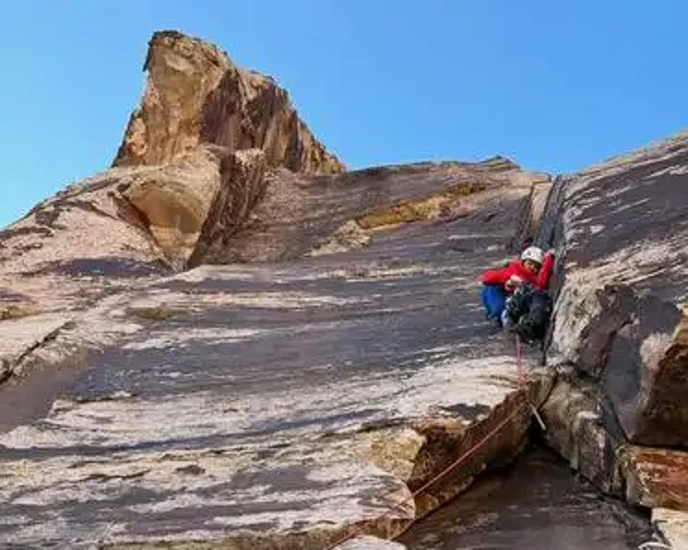 米兰真人-包含全国青少年冬季攀岩精英赛开赛数千选手角逐电影遇大浪产生波澜的词条