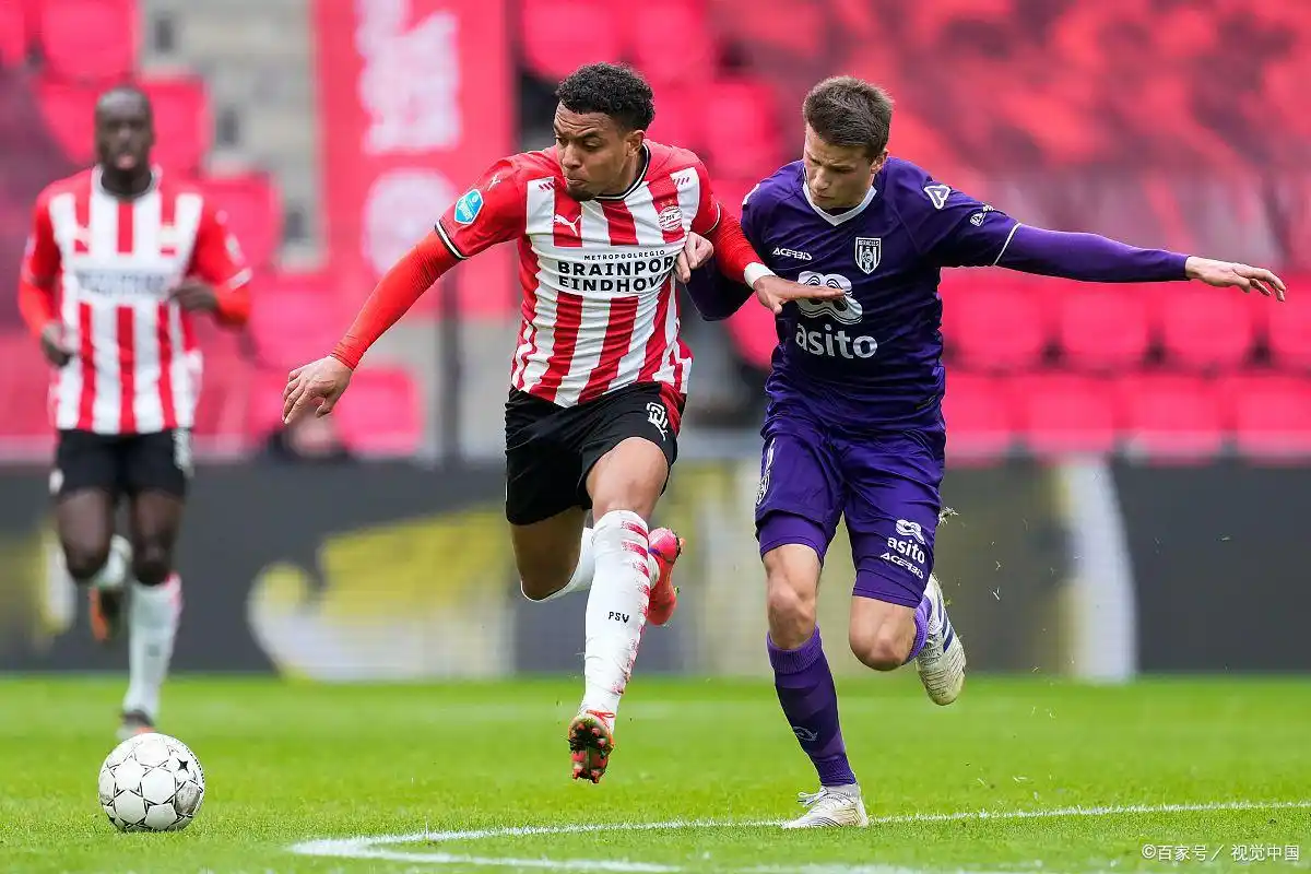 关于比利亚雷亚尔客场大胜，保持领先优势的信息